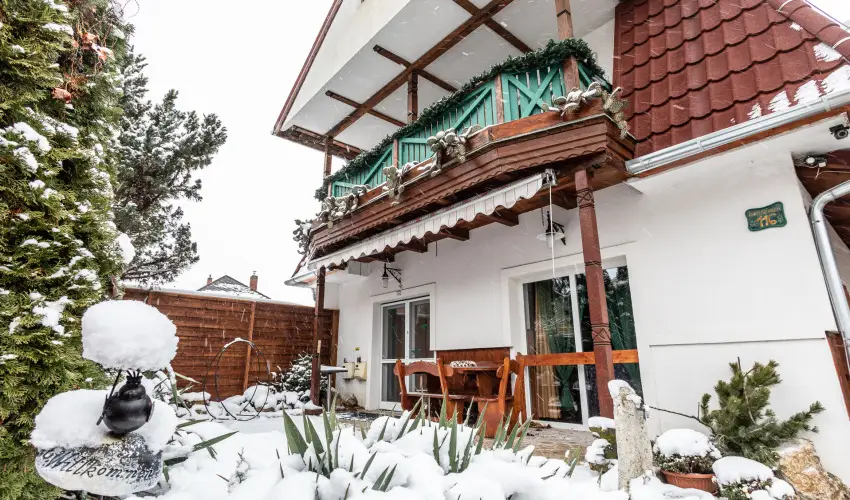 Kaktusz Villa H�v�z - M�jus 1. (min. 2 �j)