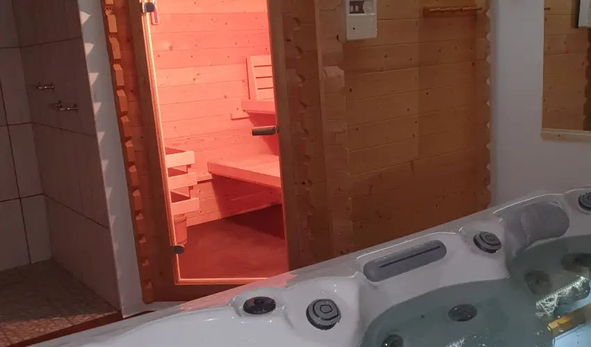 Kaktusz Villa H�v�z - M�jus 1. (min. 2 �j)