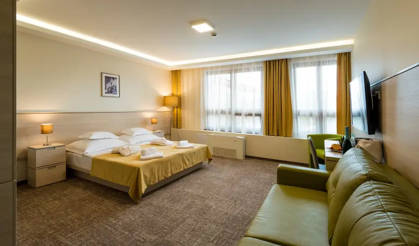 Hotel Kamilla Balmaz�jv�ros - M�jus 1. (min. 2 �j)