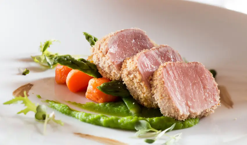 Krolyi Kastly Hotel & Restaurant  Fehrvrcsurg - Mjus 1. - specilis elrefizetssel