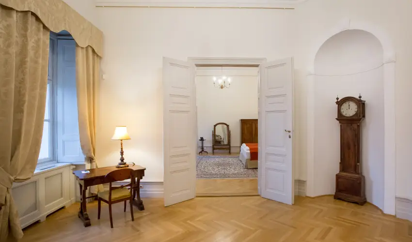 Krolyi Kastly Hotel & Restaurant  Fehrvrcsurg - Mjus 1. - specilis elrefizetssel