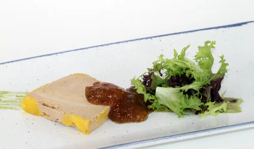 Krolyi Kastly Hotel & Restaurant  Fehrvrcsurg - Mjus 1. - specilis elrefizetssel