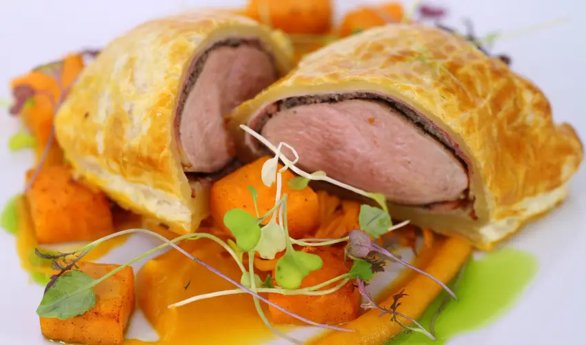 Krolyi Kastly Hotel & Restaurant  Fehrvrcsurg - Mjus 1. - specilis elrefizetssel