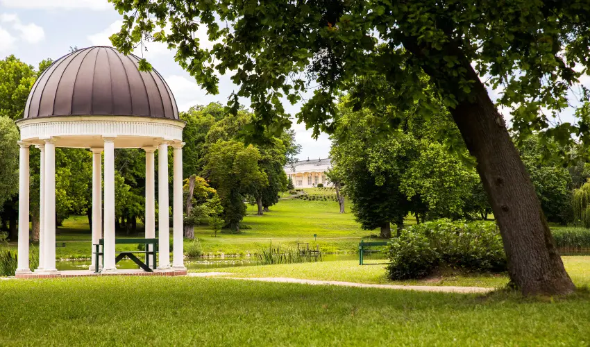 Krolyi Kastly Hotel & Restaurant  Fehrvrcsurg - Mjus 1. - specilis elrefizetssel