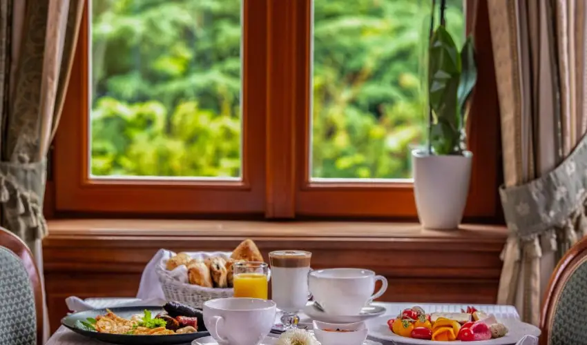 Kastlyhotel Sasvr Pardsasvr - Mjus 1. (min. 2 j)