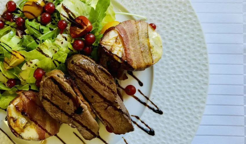 Kastlyhotel Sasvr Pardsasvr - Mjus 1. (min. 2 j)