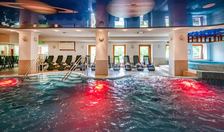 Kastlyhotel Sasvr Pardsasvr - Mjus 1. (min. 2 j)