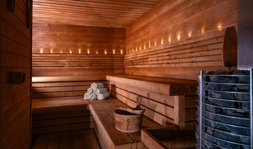 Kastlyhotel Sasvr Pardsasvr - Mjus 1. (min. 2 j)