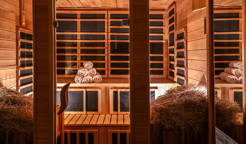 Kastlyhotel Sasvr Pardsasvr - Mjus 1. (min. 2 j)