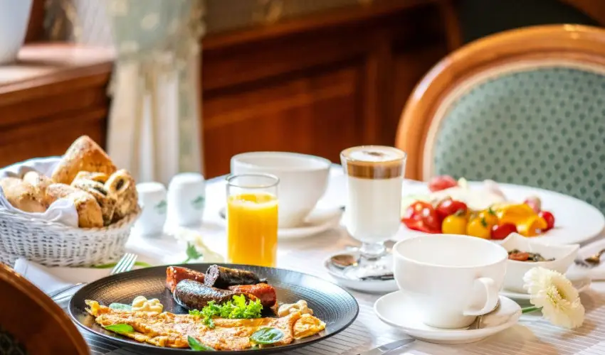 Kastlyhotel Sasvr Pardsasvr - Mjus 1. (min. 2 j)