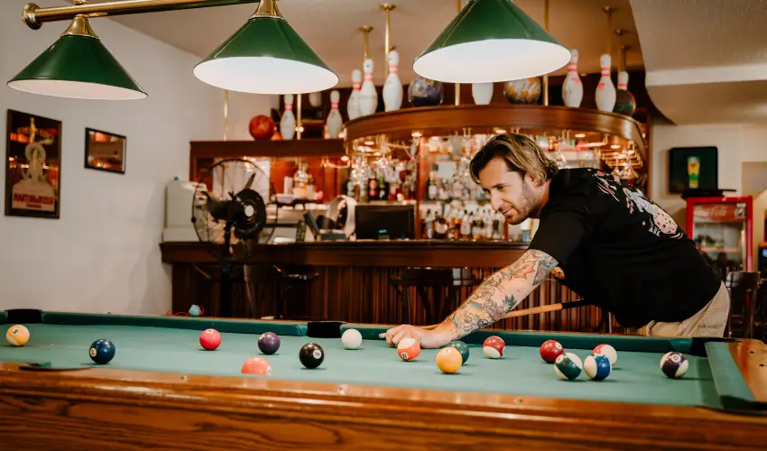 Kastlyhotel Sasvr Pardsasvr - Mjus 1. (min. 2 j)