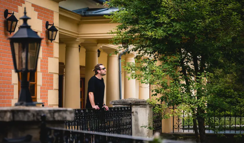 Kastlyhotel Sasvr Pardsasvr - Mjus 1. (min. 2 j)