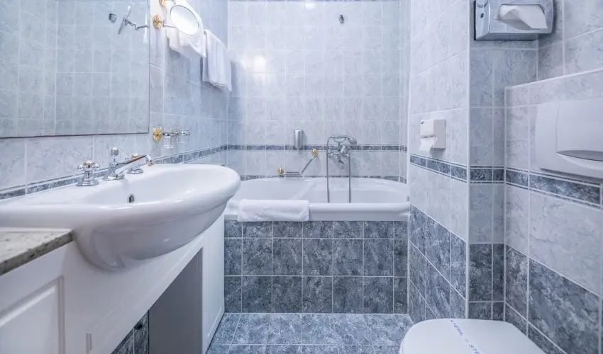 Kastlyhotel Sasvr Pardsasvr - Mjus 1. (min. 2 j)