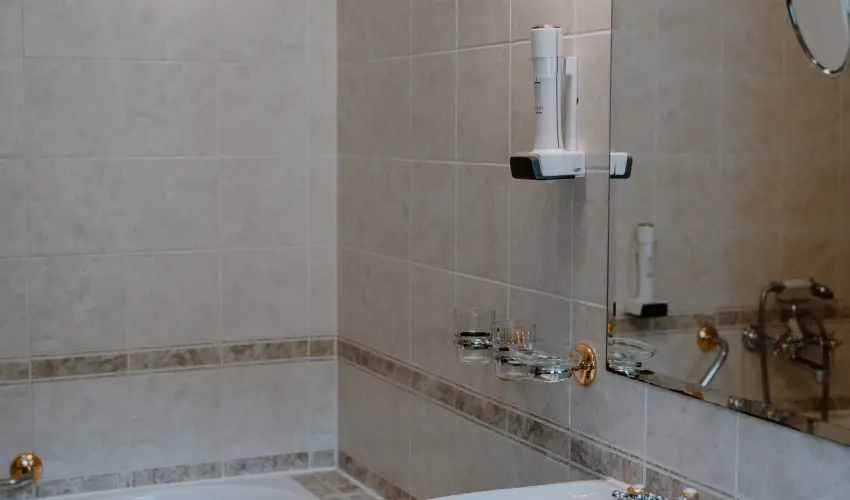 Kastlyhotel Sasvr Pardsasvr - Mjus 1. (min. 2 j)