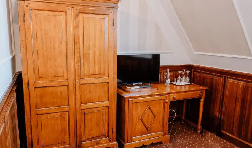 Kastlyhotel Sasvr Pardsasvr - Mjus 1. (min. 2 j)