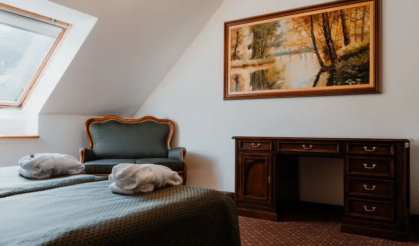 Kastlyhotel Sasvr Pardsasvr - Mjus 1. (min. 2 j)