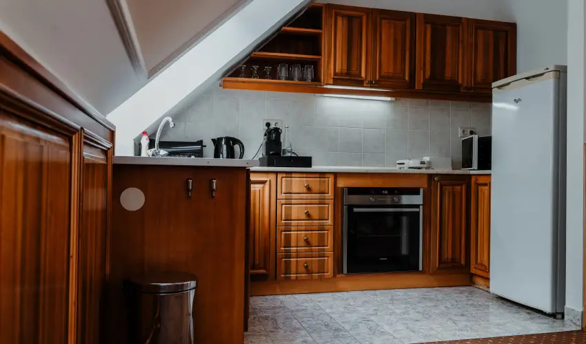 Kastlyhotel Sasvr Pardsasvr - Mjus 1. (min. 2 j)