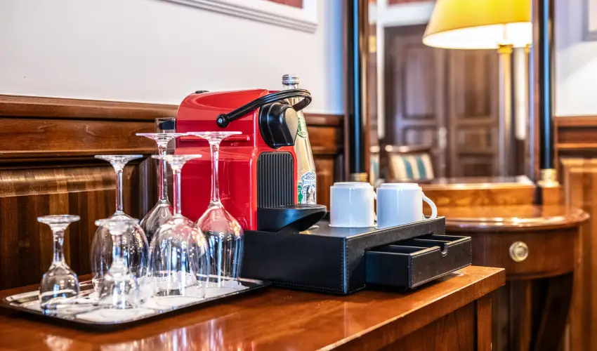 Kastlyhotel Sasvr Pardsasvr - Mjus 1. (min. 2 j)