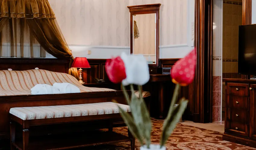 Kastlyhotel Sasvr Pardsasvr - Mjus 1. (min. 2 j)