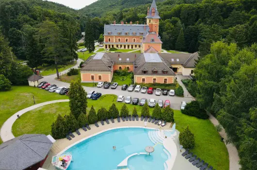 Kast�lyhotel Sasv�r - M�jus 1. (min. 2 �j)