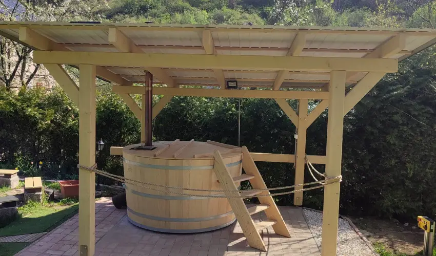 Kat�ng Vend�gh�z Tardos - M�jus 1. (min. 2 �j)