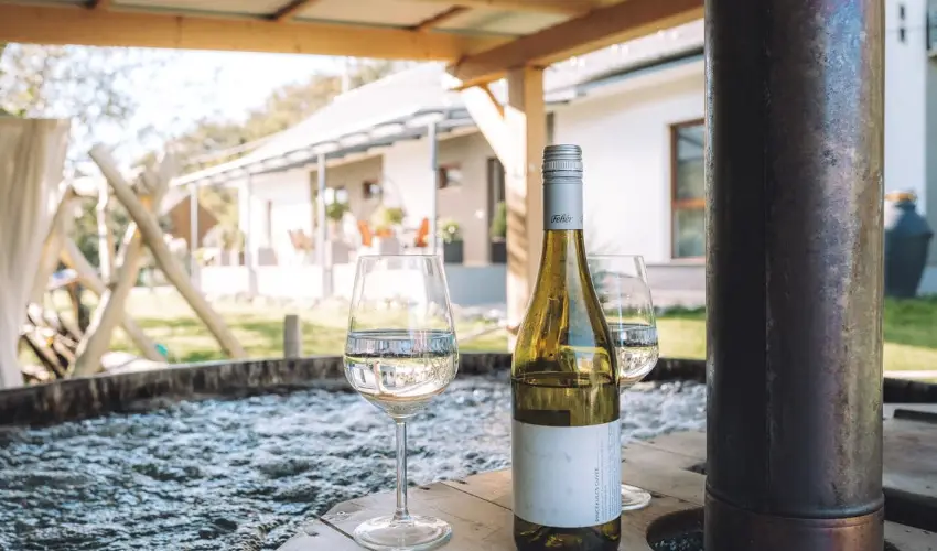 Kat�ng Vend�gh�z Tardos - M�jus 1. (min. 2 �j)