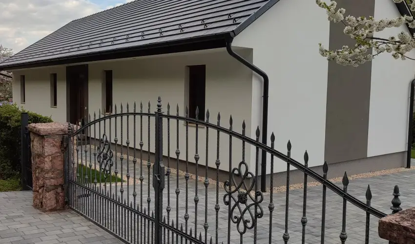 Kat�ng Vend�gh�z Tardos - M�jus 1. (min. 2 �j)