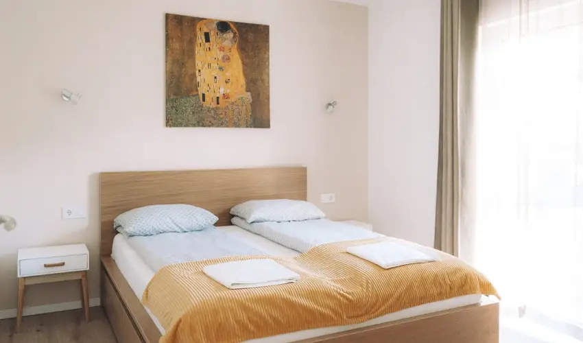 Kat�ng Vend�gh�z Tardos - M�jus 1. (min. 2 �j)