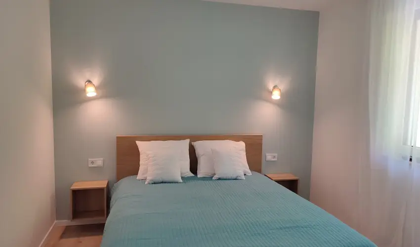 Kat�ng Vend�gh�z Tardos - M�jus 1. (min. 2 �j)