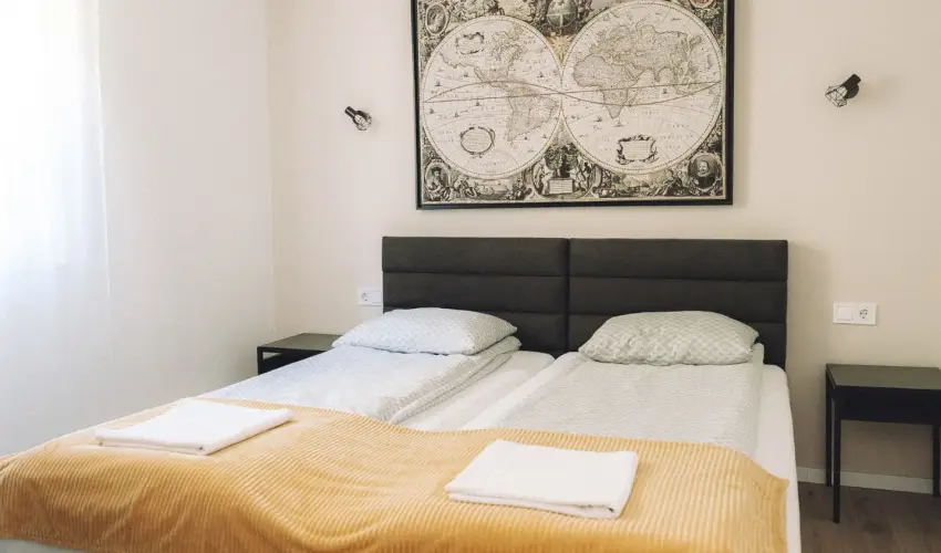 Kat�ng Vend�gh�z Tardos - M�jus 1. (min. 2 �j)