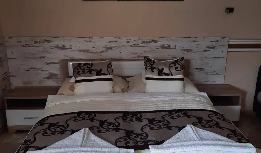 Kk Laguna Wellness Apartmanok Egerszalk - Mjus 1.