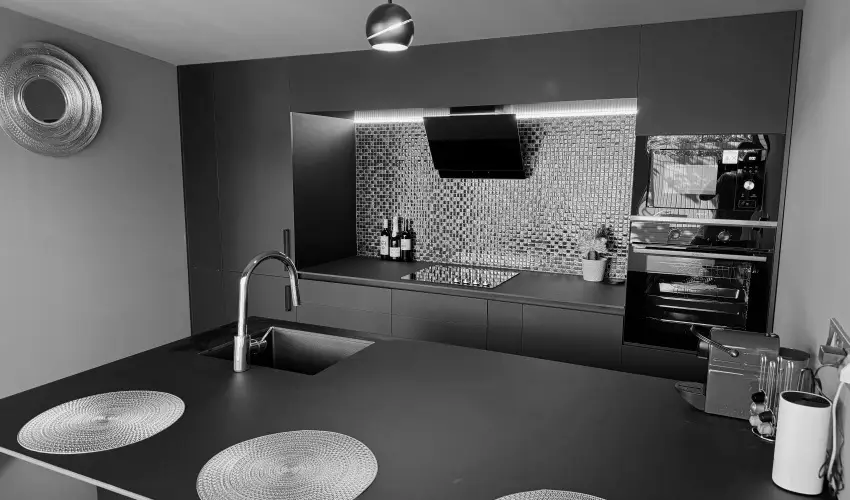 K�kmad�r Vend�gh�z Homokm�gy - M�jus 1.