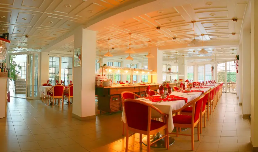 Kt Korona Konferencia & Wellness Hotel Balatonszrsz - Mjus 1.