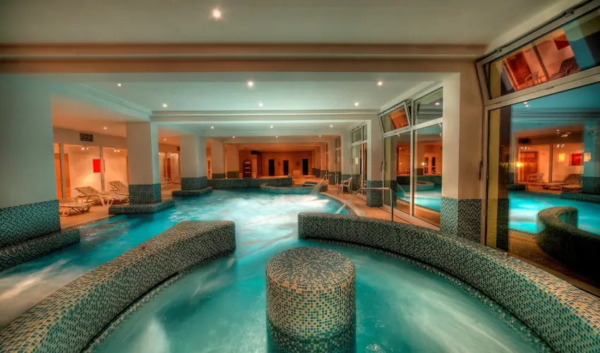 Kt Korona Konferencia & Wellness Hotel Balatonszrsz - Mjus 1.