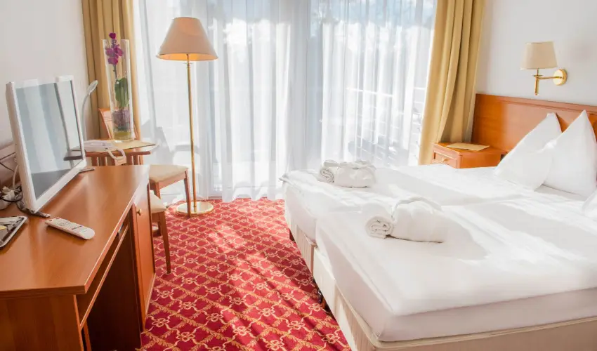 Kt Korona Konferencia & Wellness Hotel Balatonszrsz - Mjus 1.