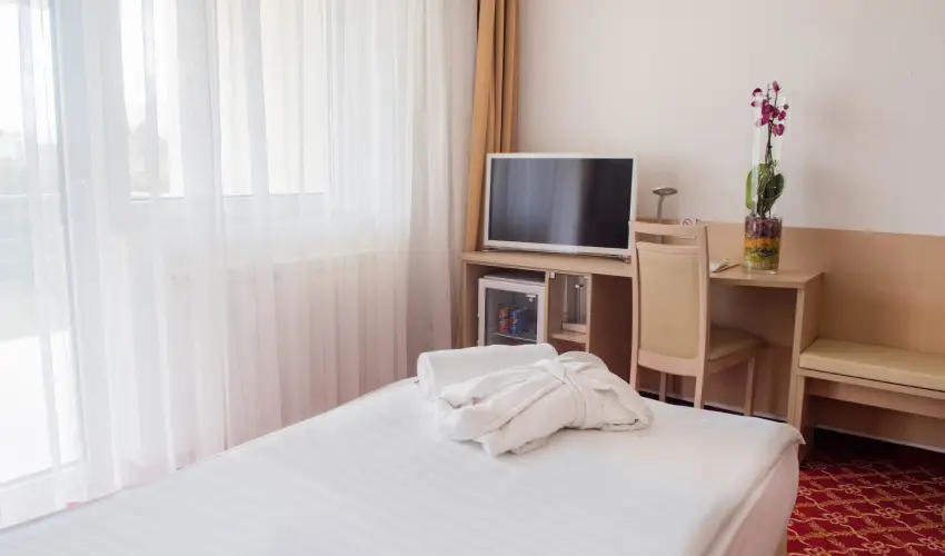 Kt Korona Konferencia & Wellness Hotel Balatonszrsz - Mjus 1.