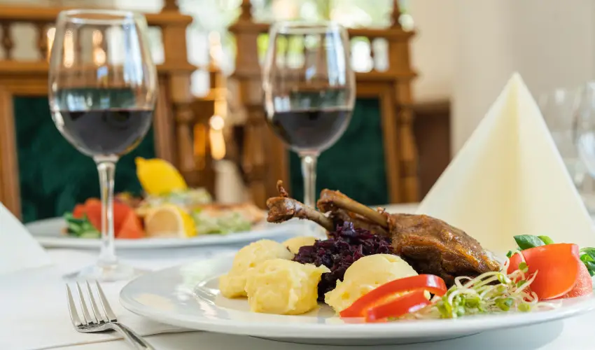 Kikelet Club Hotel Miskolctapolca - M�jus 1.