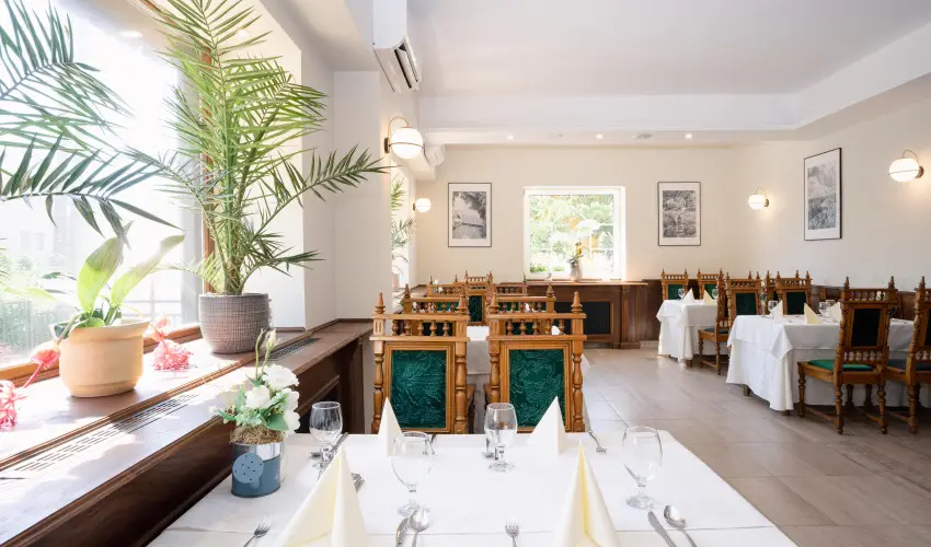 Kikelet Club Hotel Miskolctapolca - M�jus 1.