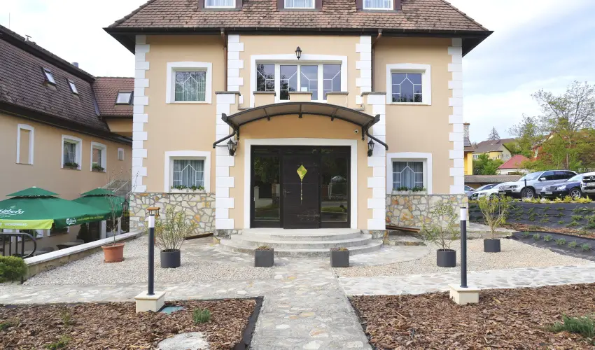 Kikelet Club Hotel Miskolctapolca - M�jus 1.