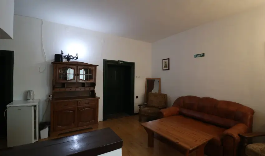 K�bor Macska Fogad� K�szeg - M�jus 1.