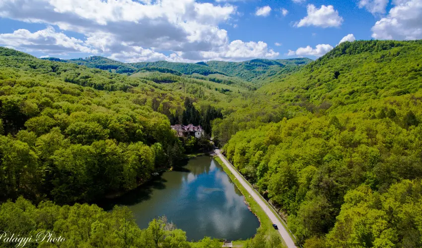 Kkapu Vadszkastly s Hotel & Apartments Nagyhuta - Mjus 1. (min. 2 j)