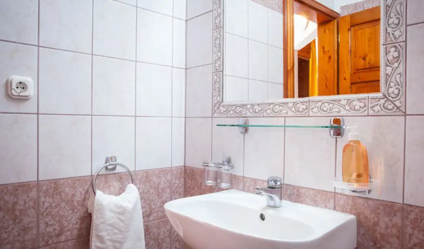 Kkapu Vadszkastly s Hotel & Apartments Nagyhuta - Mjus 1. (min. 2 j)