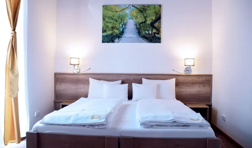 Kkapu Vadszkastly s Hotel & Apartments Nagyhuta - Mjus 1. (min. 2 j)