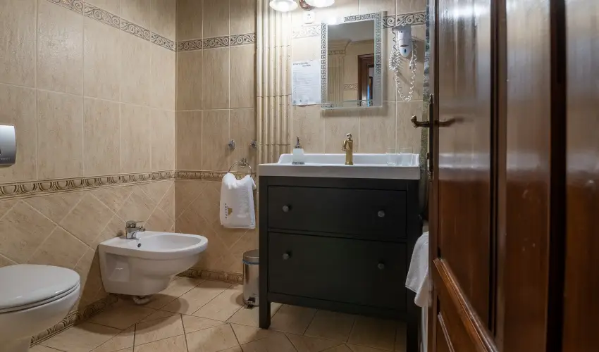 Kkapu Vadszkastly s Hotel & Apartments Nagyhuta - Mjus 1. (min. 2 j)