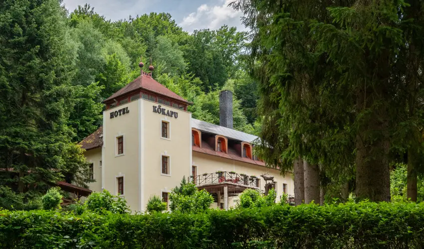 Kkapu Vadszkastly s Hotel & Apartments Nagyhuta - Mjus 1. (min. 2 j)