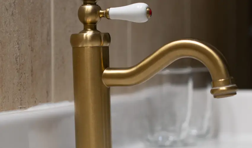 Kkapu Vadszkastly s Hotel & Apartments Nagyhuta - Mjus 1. (min. 2 j)