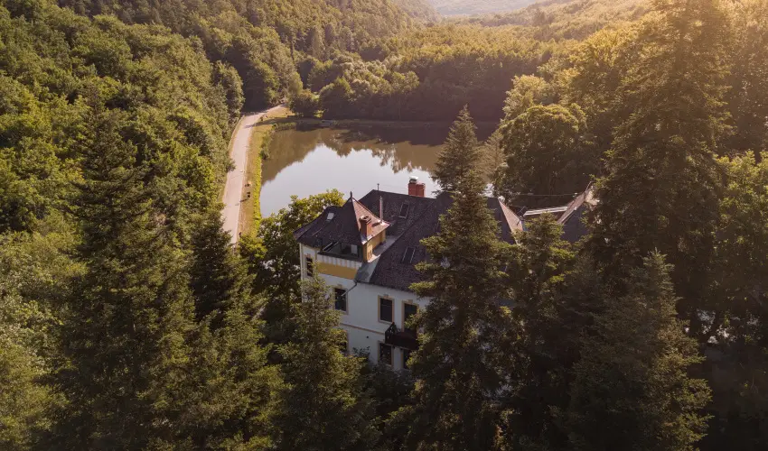 Kkapu Vadszkastly s Hotel & Apartments Nagyhuta - Mjus 1. (min. 2 j)