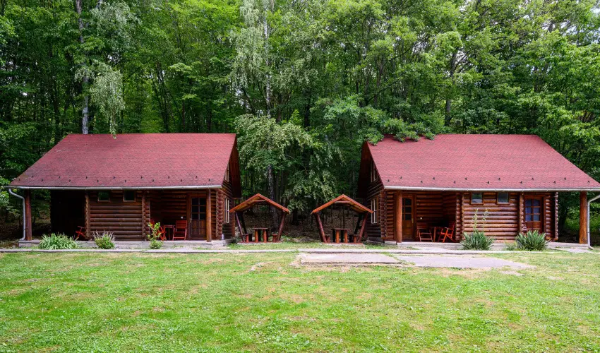 Kkapu Vadszkastly s Hotel & Apartments Nagyhuta - Mjus 1. (min. 2 j)