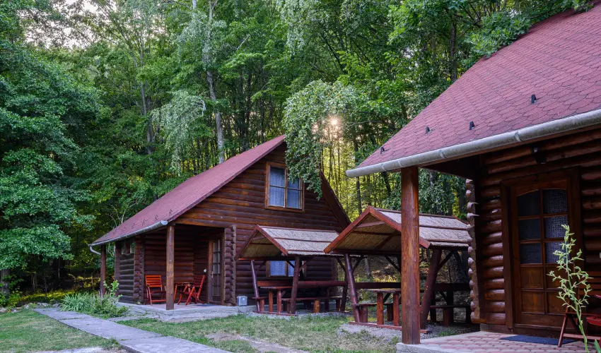 Kkapu Vadszkastly s Hotel & Apartments Nagyhuta - Mjus 1. (min. 2 j)