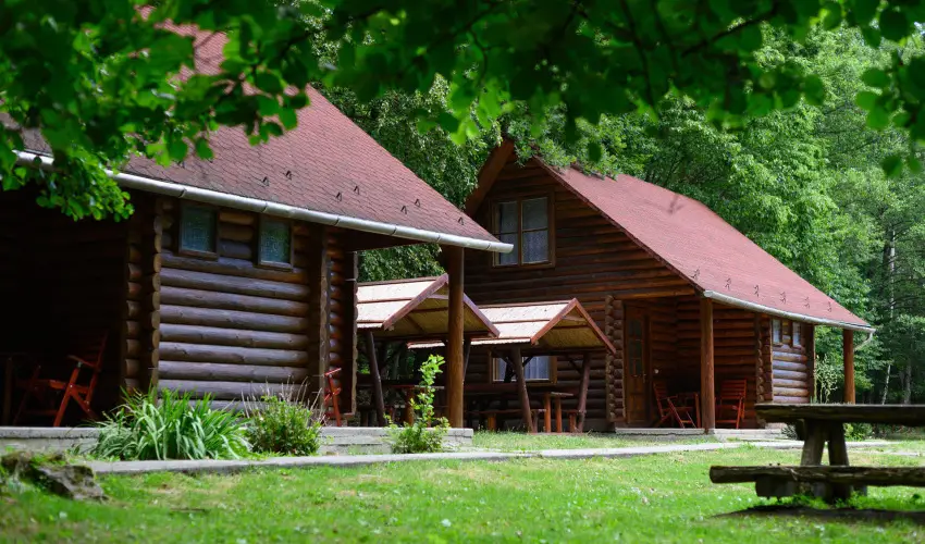 Kkapu Vadszkastly s Hotel & Apartments Nagyhuta - Mjus 1. (min. 2 j)